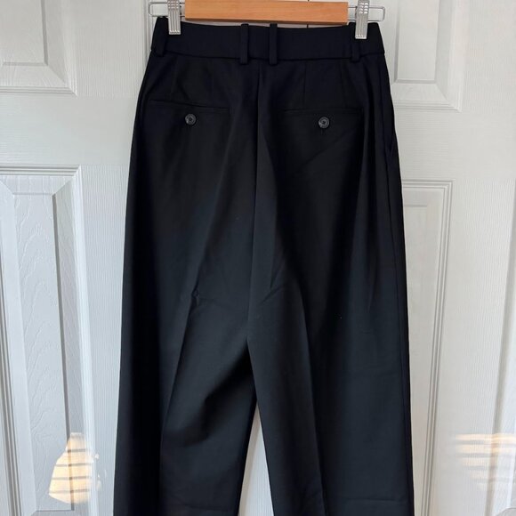 Uniqlo Women's Black Pleated Wide Pants - Picture 6 of 6